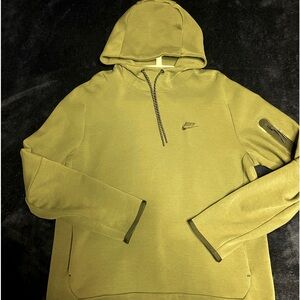 Nike Tech Fleece sweatshirt